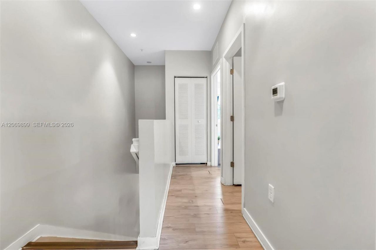 171 NW 158th St , Unit 8, Miami, FL 33169 Photo