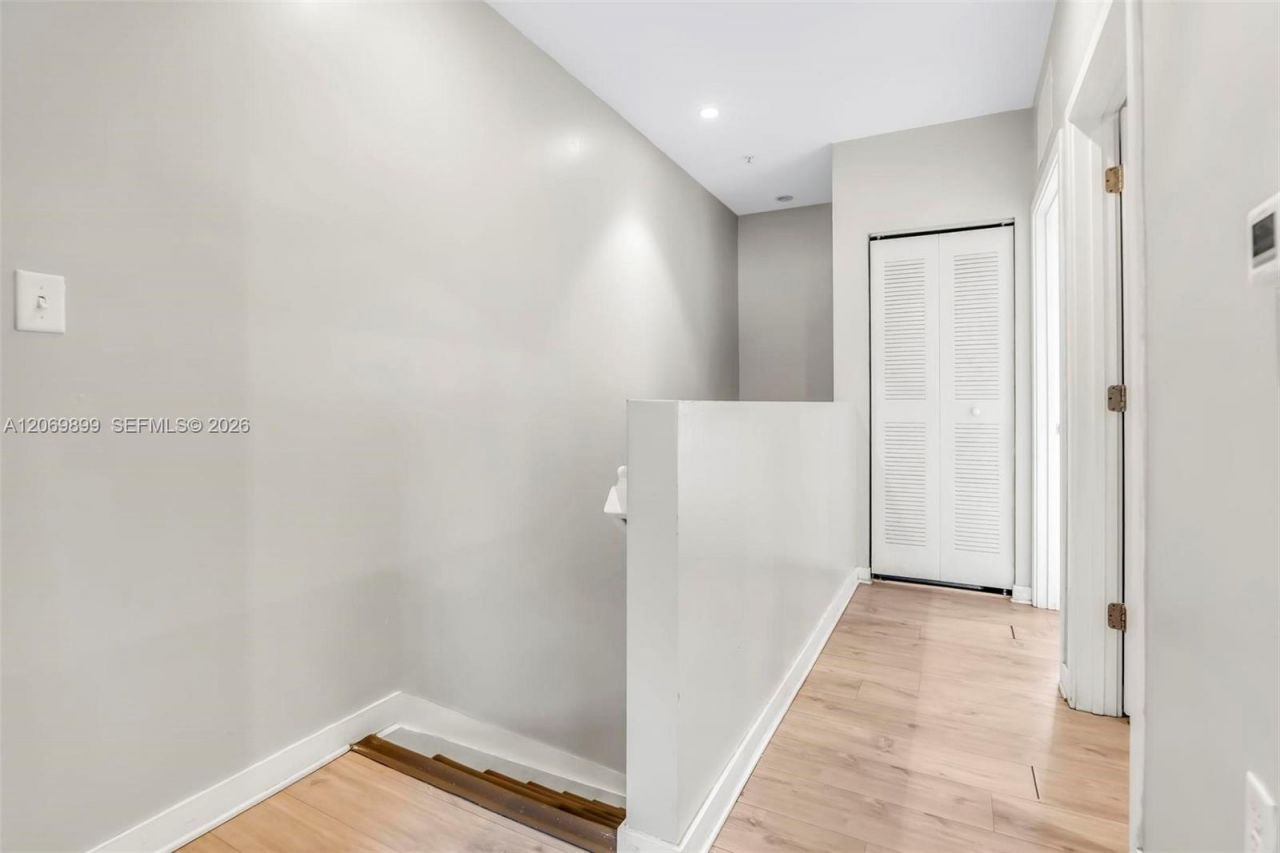 171 NW 158th St , Unit 8, Miami, FL 33169 Photo