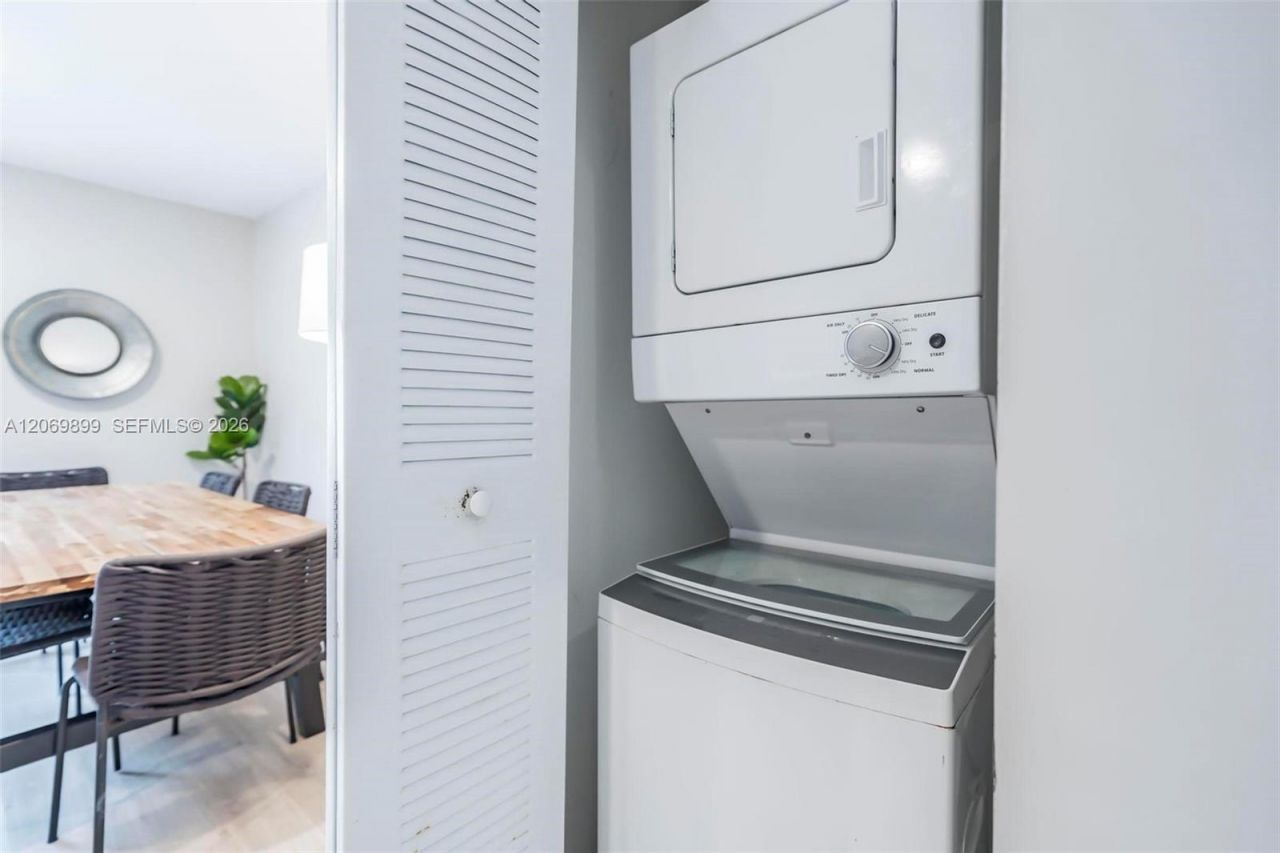 171 NW 158th St , Unit 8, Miami, FL 33169 Photo