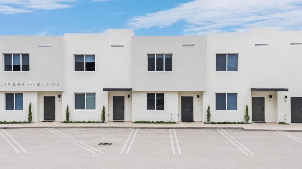 171 NW 158th St , Unit 8, Miami, FL 33169 Photo