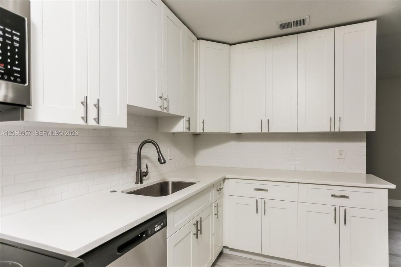 1101 NW 18th St, Fort Lauderdale, FL 33311 Photo
