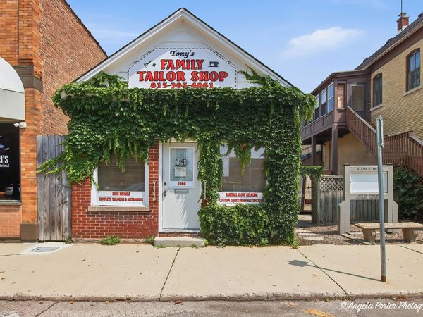 3908 Main Street , McHenry, IL 60050