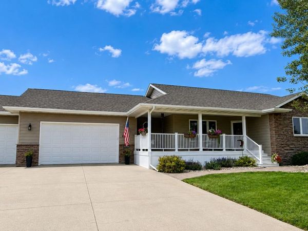 2201 Stone Gate Court, Aberdeen, SD 57401