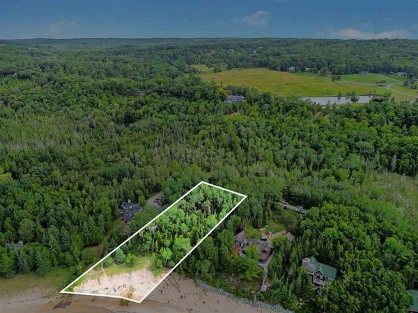 6802 Windemere Drive, Harbor Springs, MI 49740
