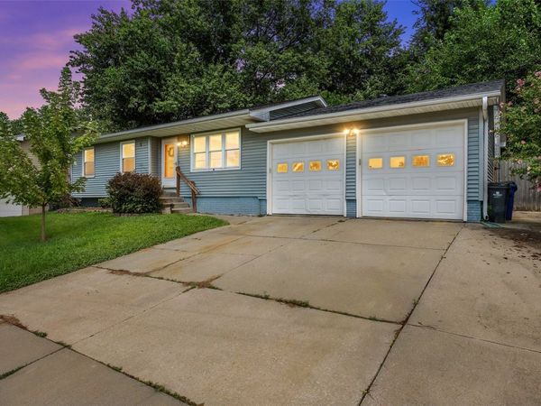 4150 Midway Drive NW, Cedar Rapids, IA 52405