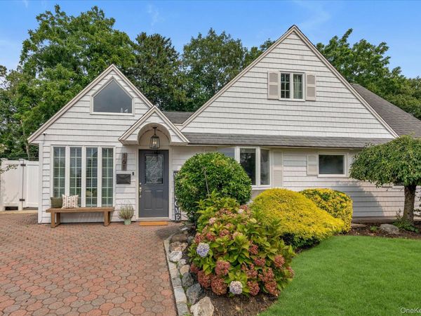 161 Friends Lane , Westbury, NY 11590