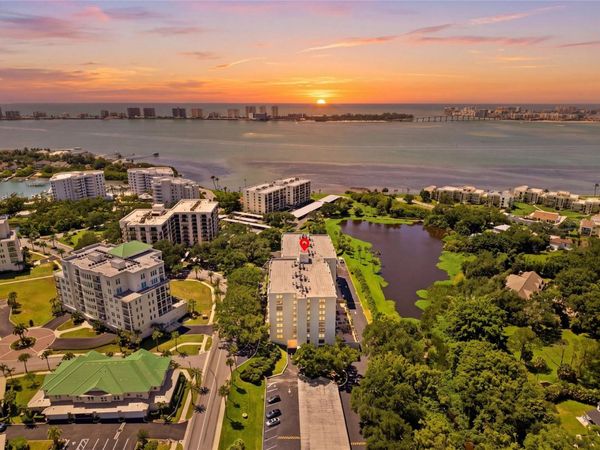 220 BELLEVIEW BOULEVARD , Unit 207, BELLEAIR, FL 33756