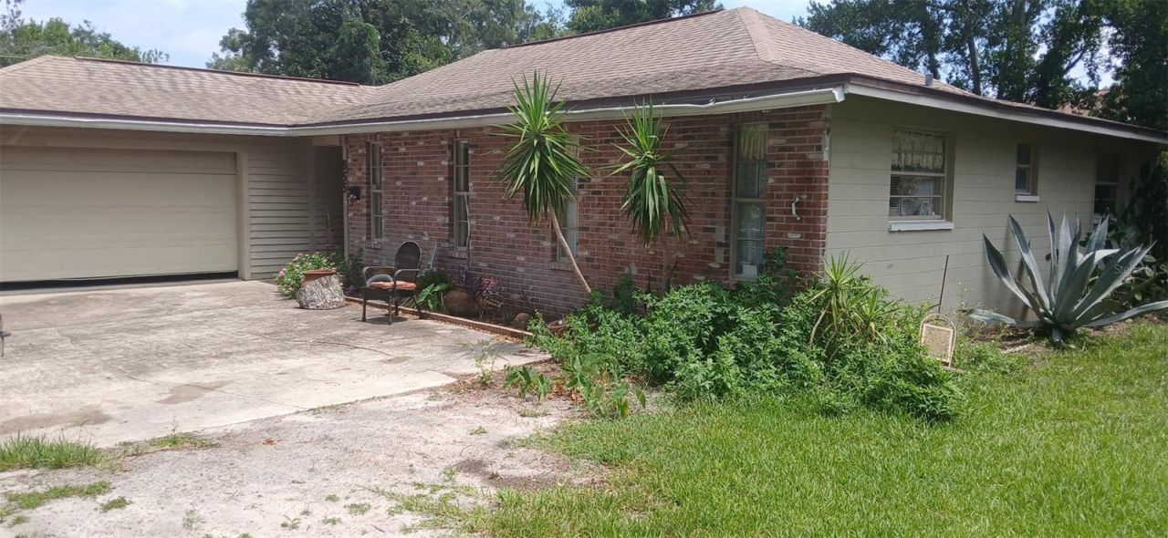 855 N Ridgewood Avenue , Ormond Beach, FL 32174 Main Photo