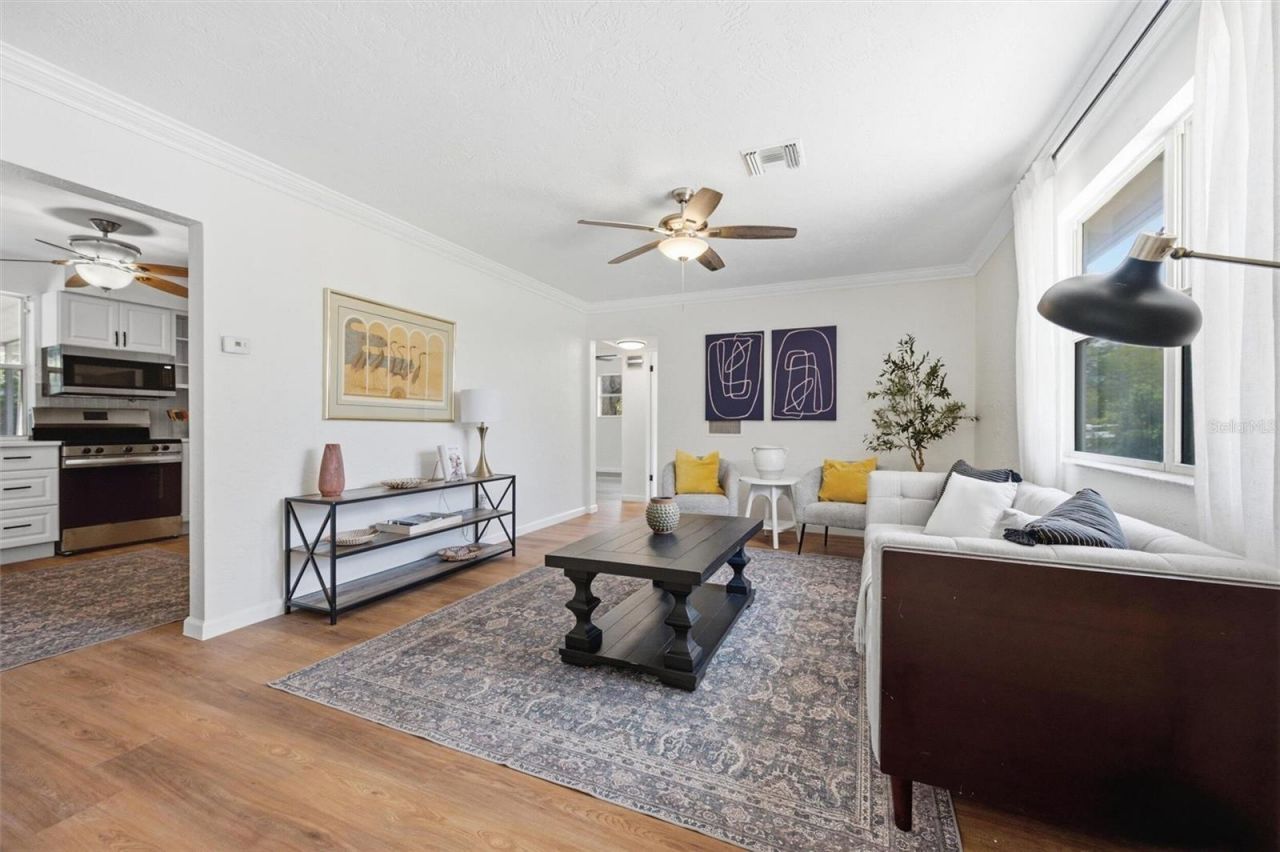 7242 Lynnwood Avenue N, Saint Petersburg, FL 33710 Photo