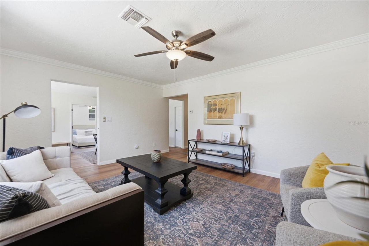 7242 Lynnwood Avenue N, Saint Petersburg, FL 33710 Photo