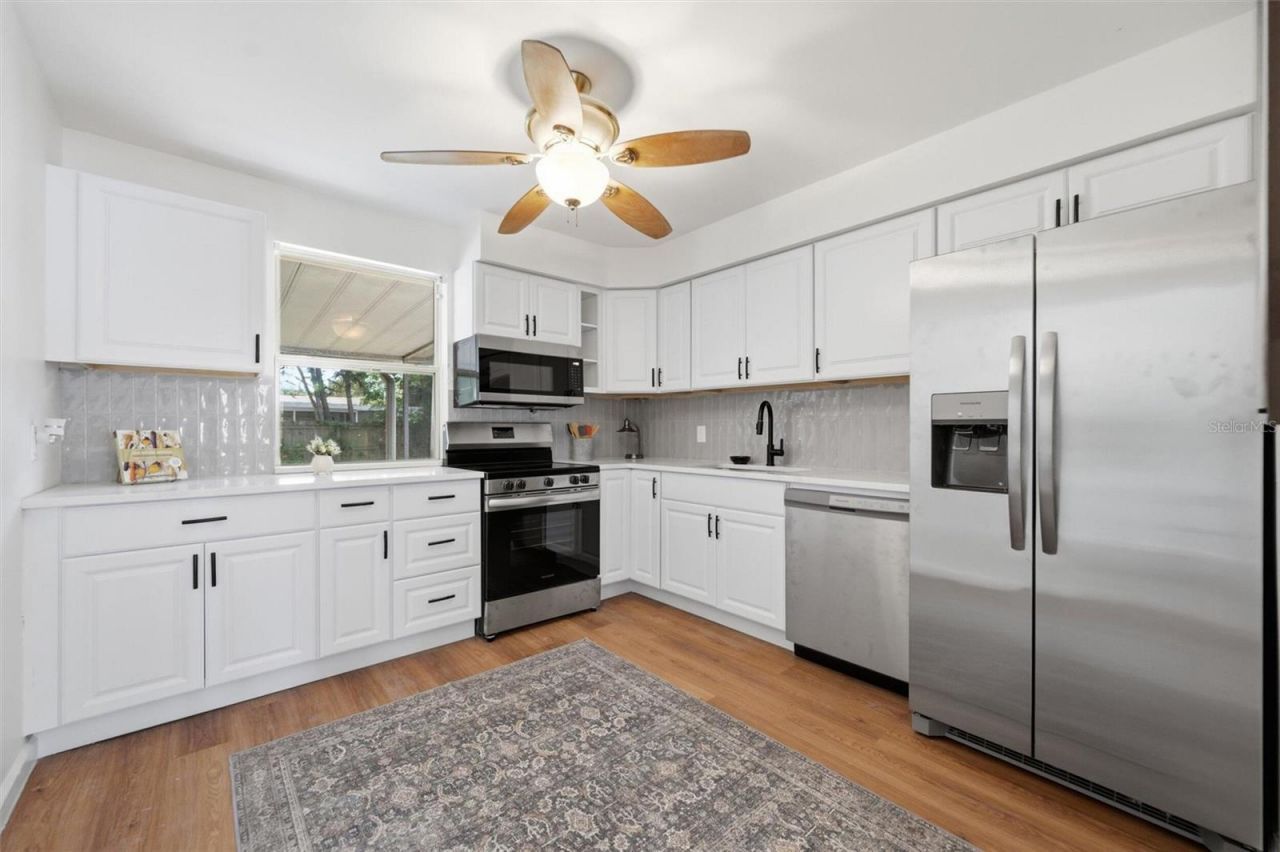 7242 Lynnwood Avenue N, Saint Petersburg, FL 33710 Photo