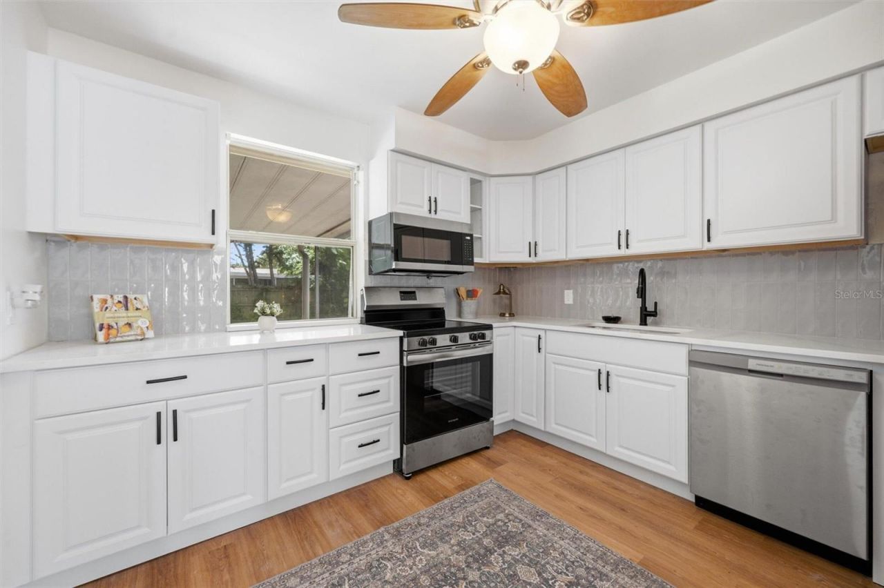 7242 Lynnwood Avenue N, Saint Petersburg, FL 33710 Photo