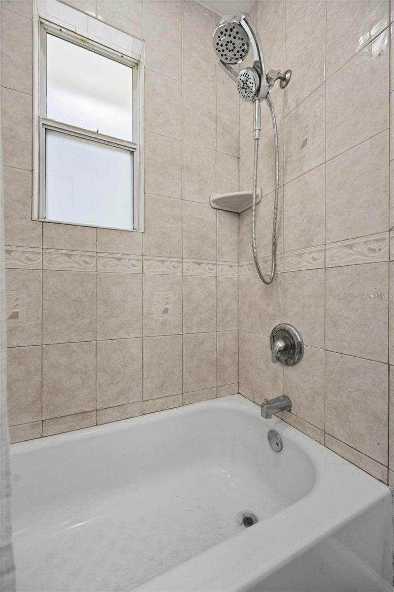 7242 Lynnwood Avenue N, Saint Petersburg, FL 33710 Photo