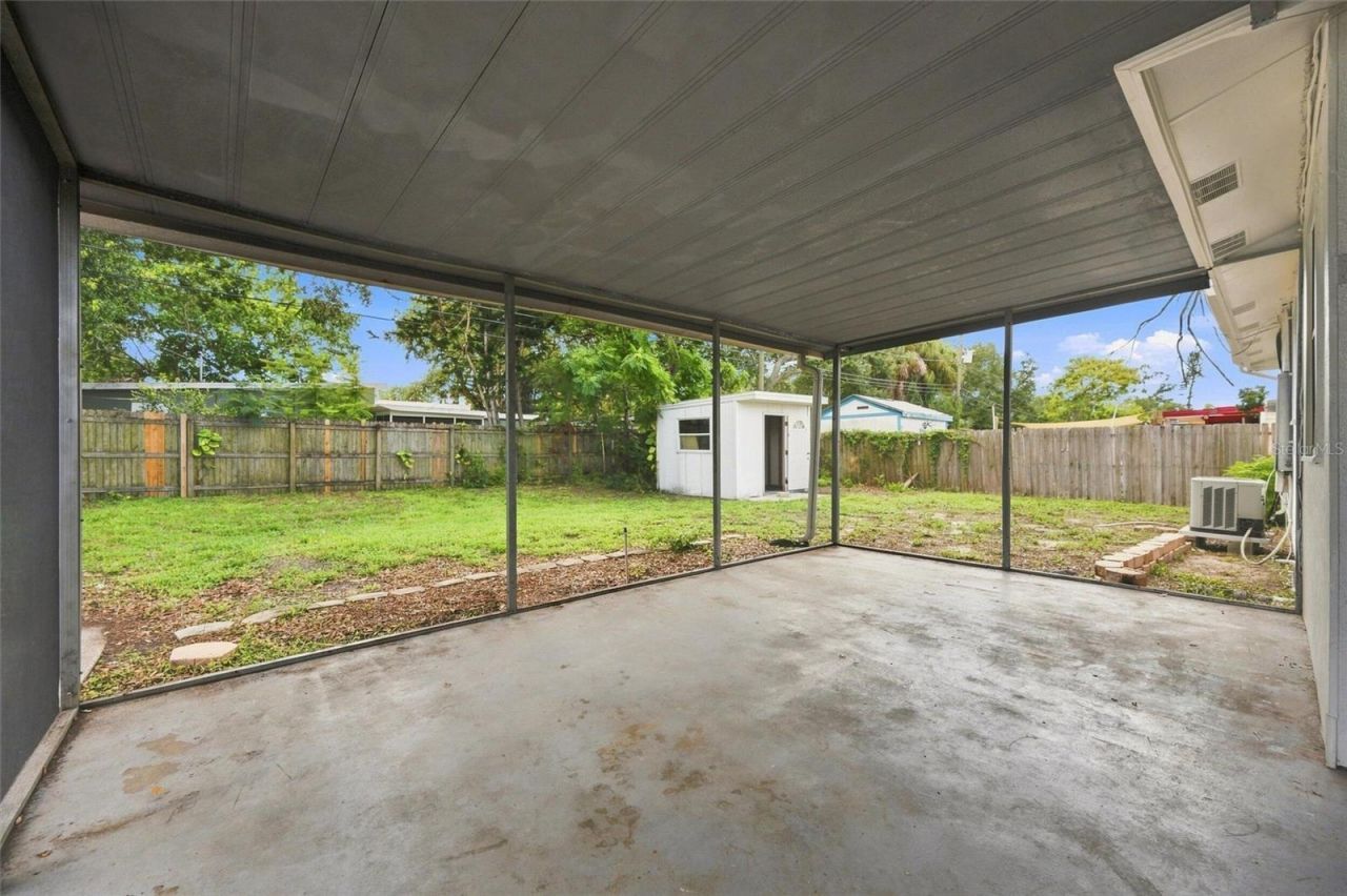 7242 Lynnwood Avenue N, Saint Petersburg, FL 33710 Photo