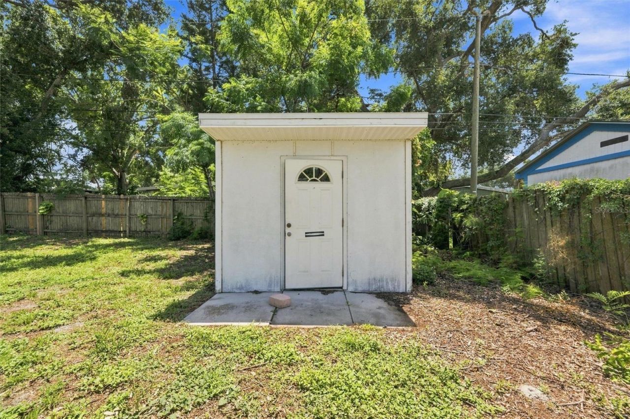 7242 Lynnwood Avenue N, Saint Petersburg, FL 33710 Photo