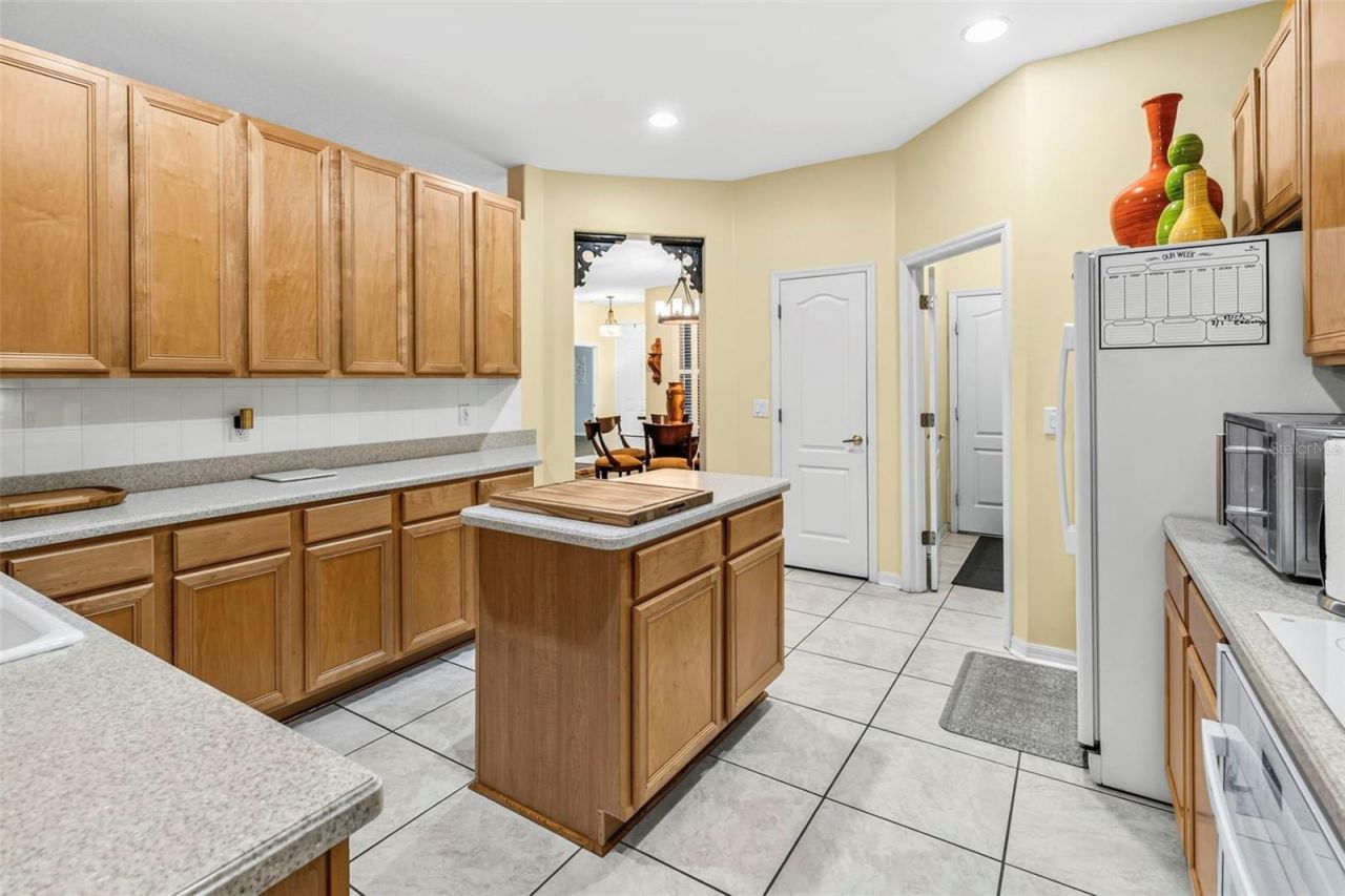 28 Camelot Ridge Drive, Brandon, FL 33511 Photo