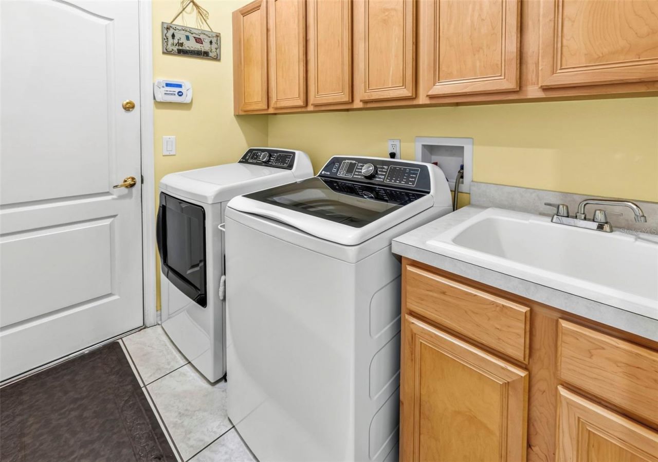 28 Camelot Ridge Drive, Brandon, FL 33511 Photo