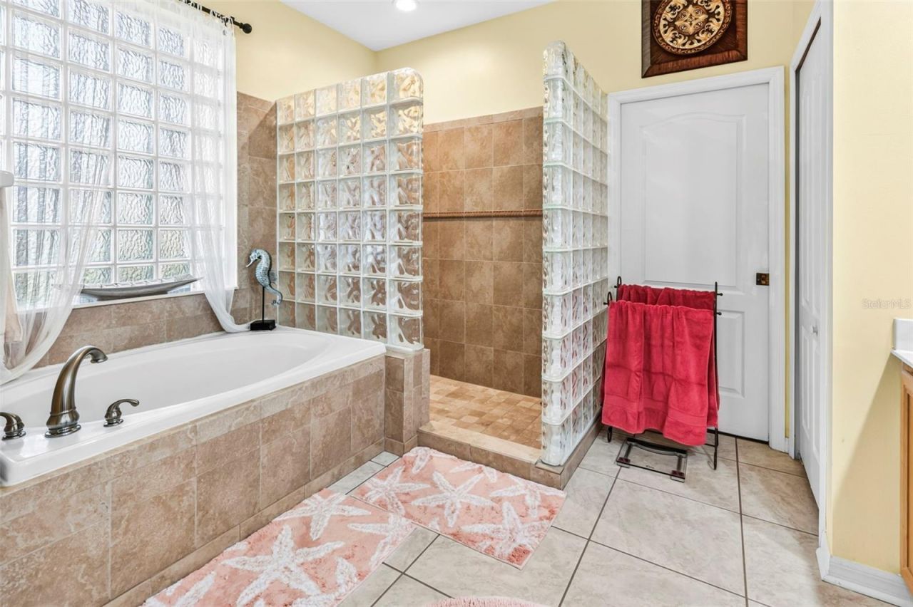 28 Camelot Ridge Drive, Brandon, FL 33511 Photo