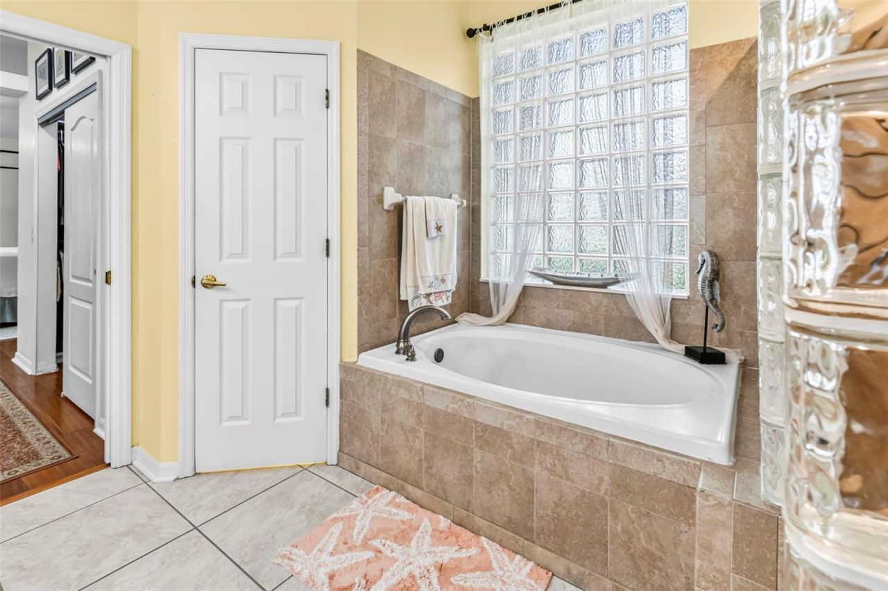 28 Camelot Ridge Drive, Brandon, FL 33511 Photo
