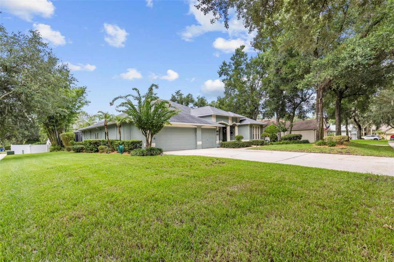 28 Camelot Ridge Drive, Brandon, FL 33511 Photo