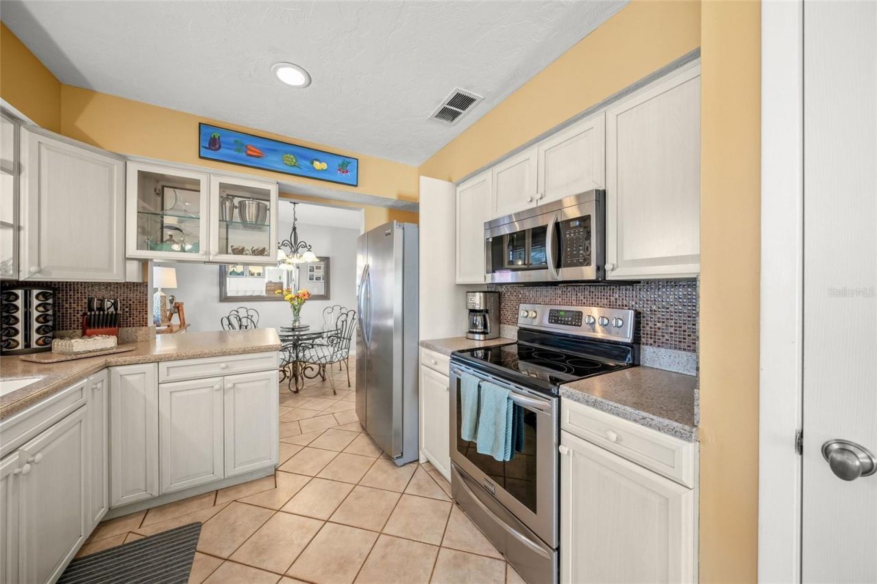 911 Southern Pine Lane, Sarasota, FL 34243 Photo
