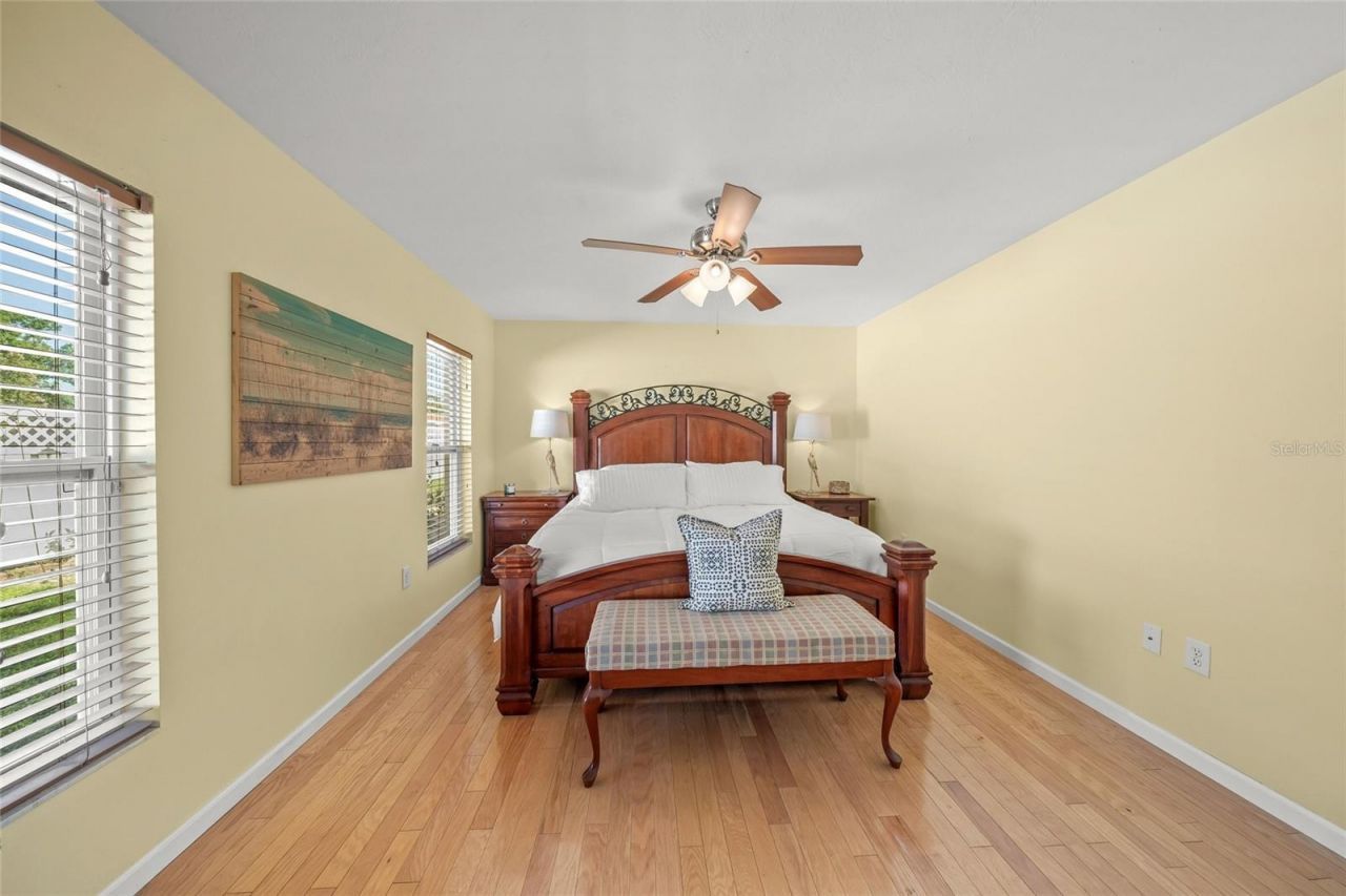 911 Southern Pine Lane, Sarasota, FL 34243 Photo