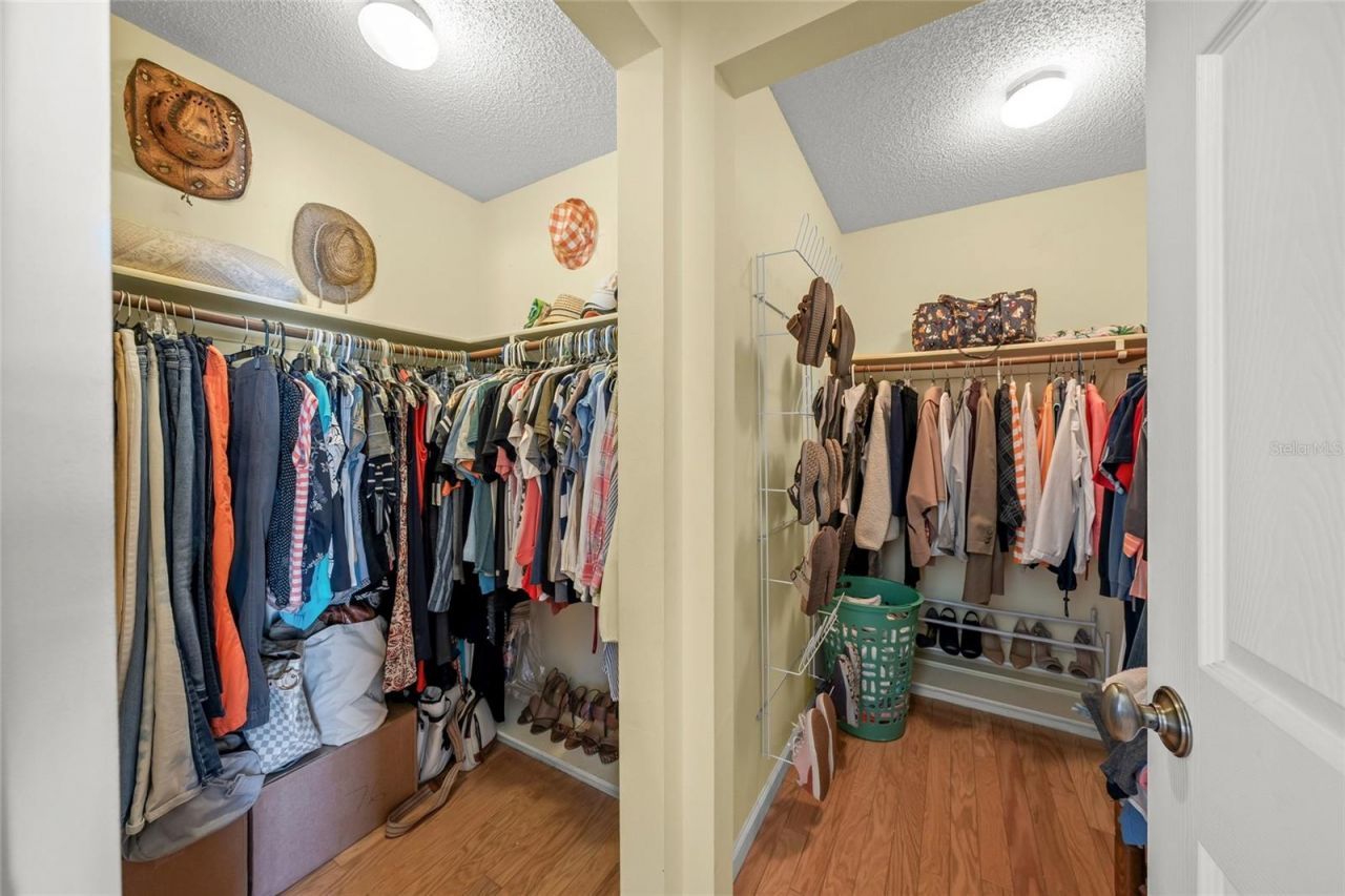 911 Southern Pine Lane, Sarasota, FL 34243 Photo