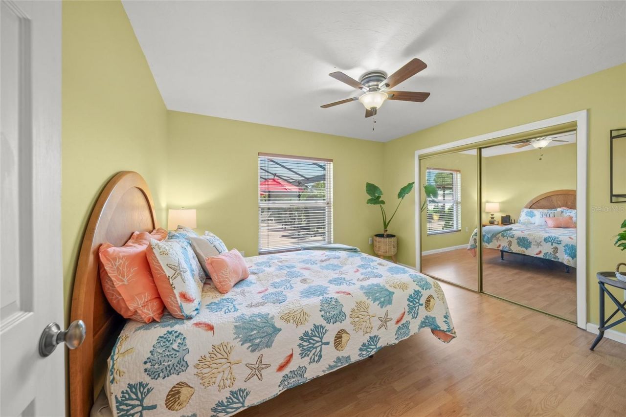 911 Southern Pine Lane, Sarasota, FL 34243 Photo