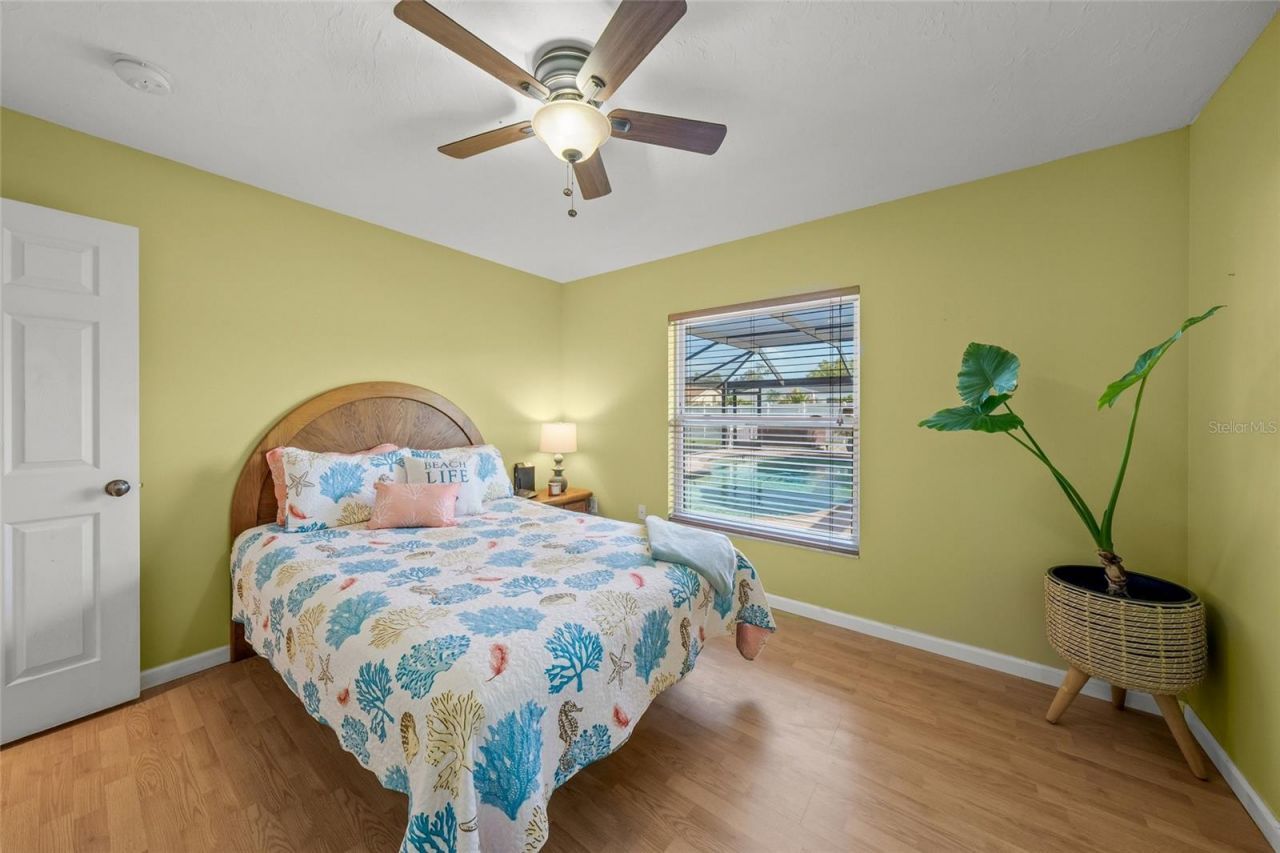 911 Southern Pine Lane, Sarasota, FL 34243 Photo