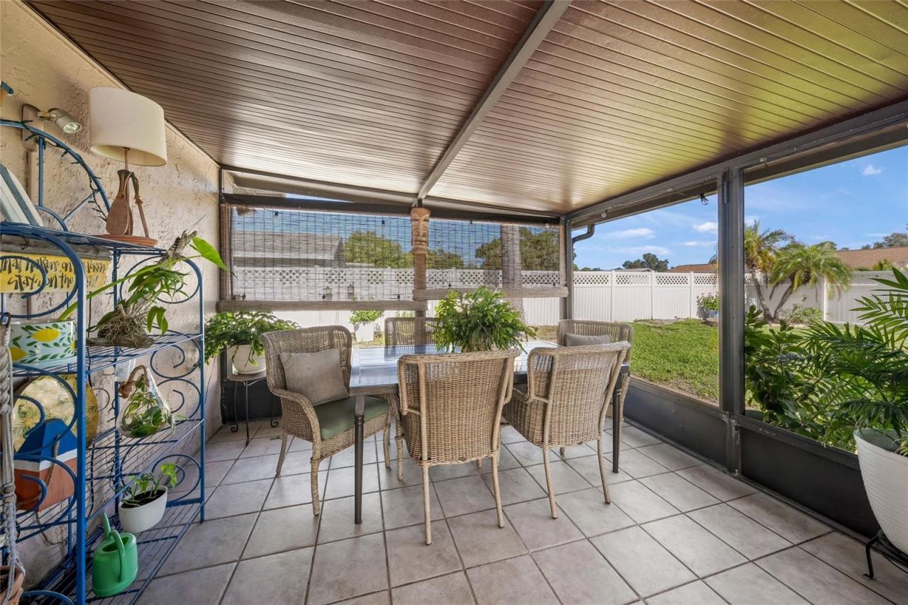 911 Southern Pine Lane, Sarasota, FL 34243 Photo
