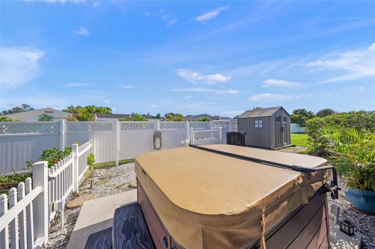 911 Southern Pine Lane, Sarasota, FL 34243 Photo