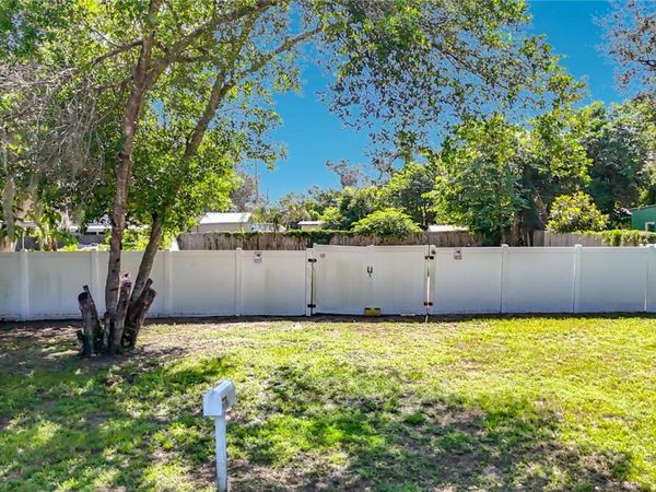 11707 CARVER ST , THONOTOSASSA, FL 33592