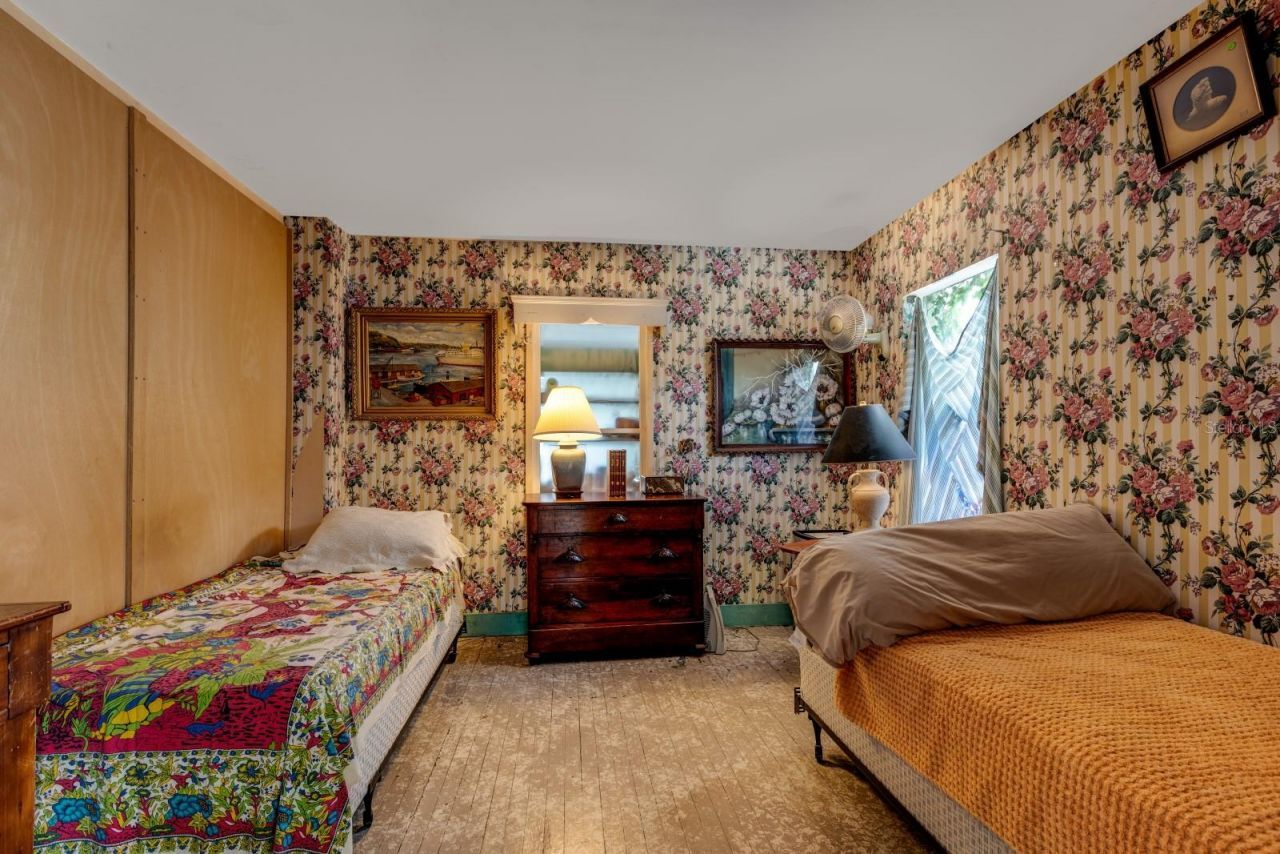 427 N Donnelly Street , Mount Dora, FL 32757 Photo