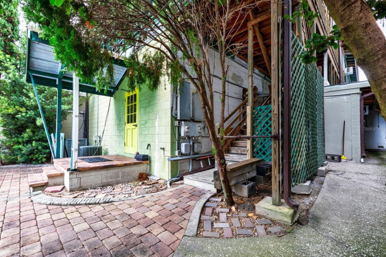 427 N Donnelly Street , Mount Dora, FL 32757 Photo