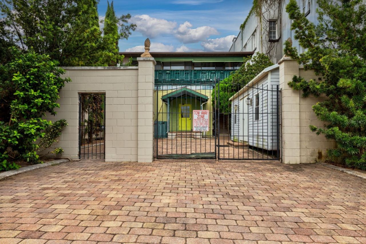 427 N Donnelly Street , Mount Dora, FL 32757 Photo