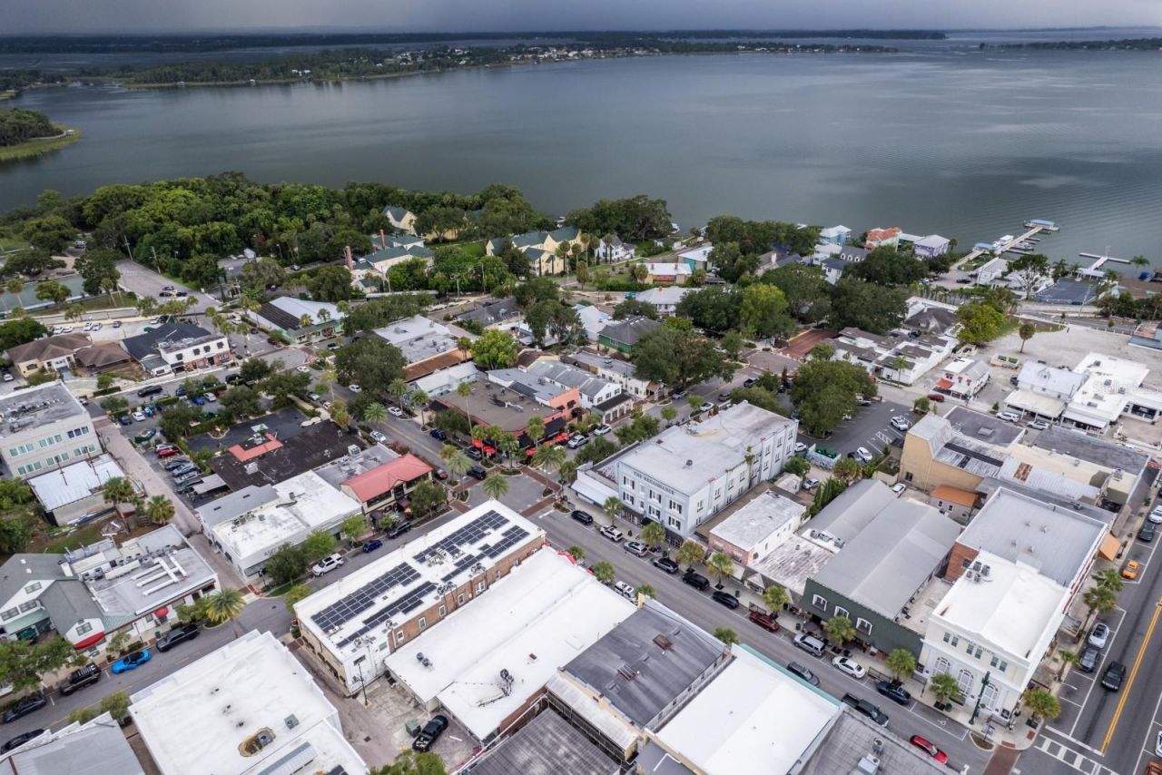 427 N Donnelly Street , Mount Dora, FL 32757 Photo