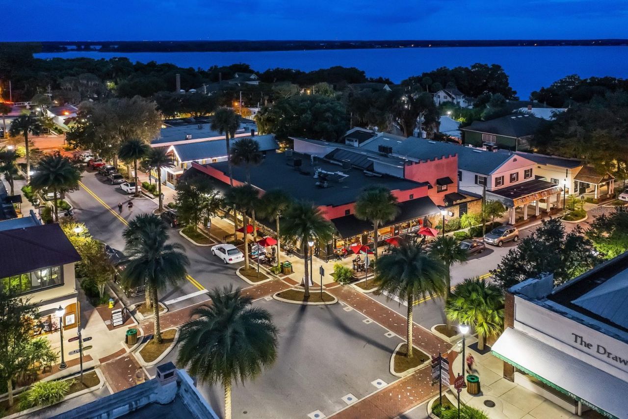 427 N Donnelly Street , Mount Dora, FL 32757 Photo