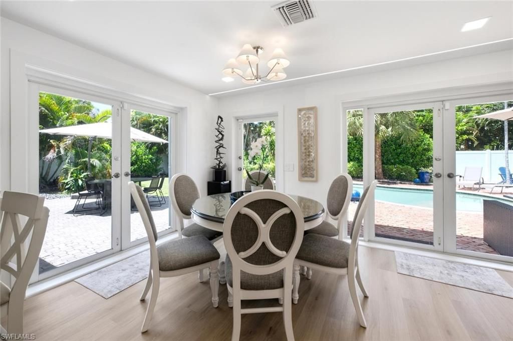 1274 Pine Ct , Naples, FL 34102 Photo