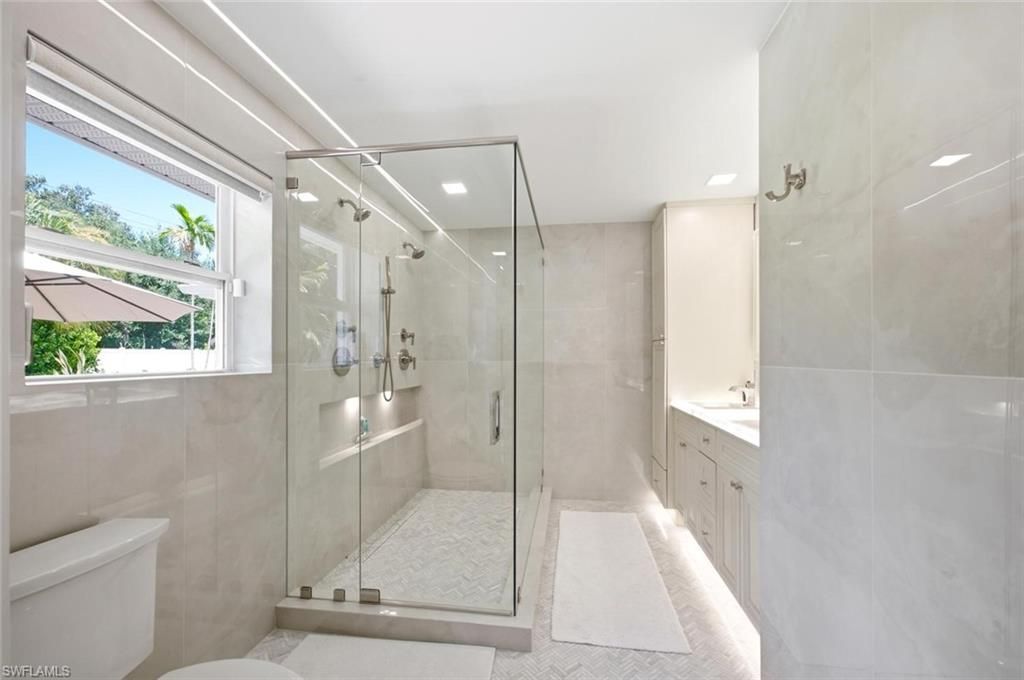 1274 Pine Ct , Naples, FL 34102 Photo