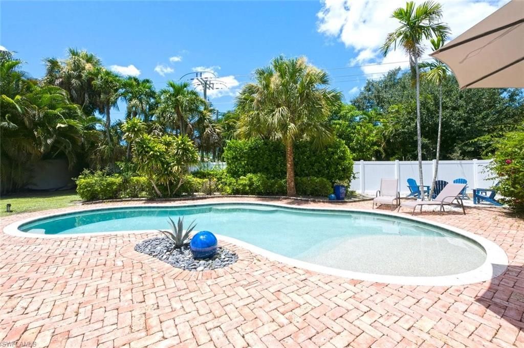 1274 Pine Ct , Naples, FL 34102 Photo