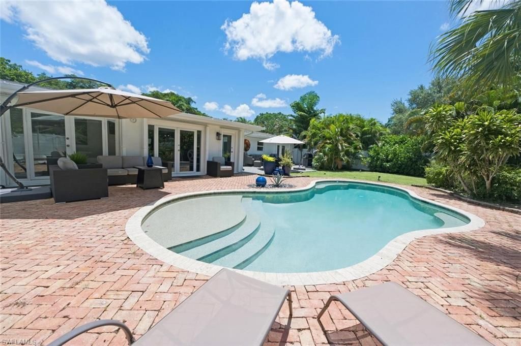 1274 Pine Ct , Naples, FL 34102 Photo