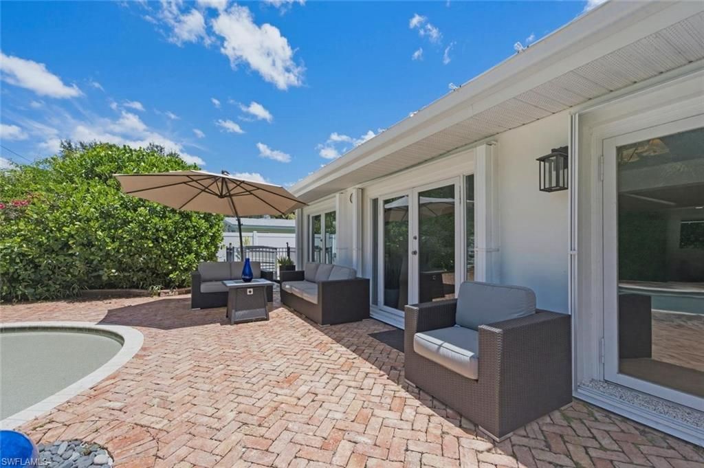 1274 Pine Ct , Naples, FL 34102 Photo