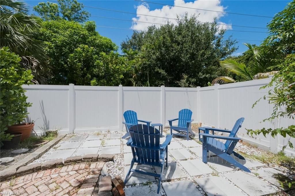 1274 Pine Ct , Naples, FL 34102 Photo