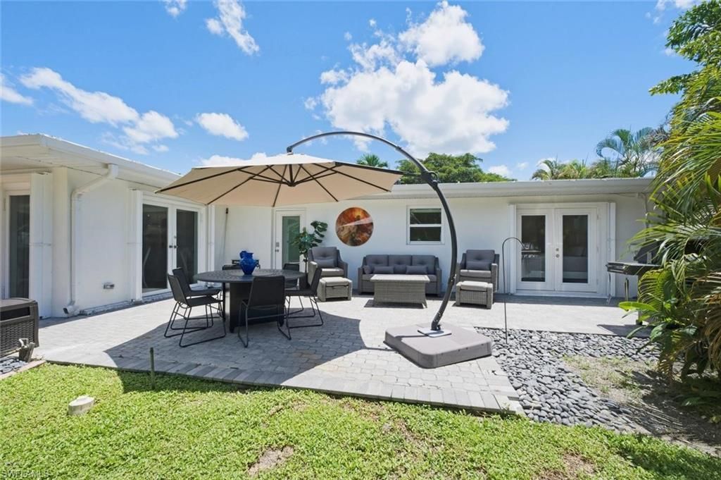 1274 Pine Ct , Naples, FL 34102 Photo