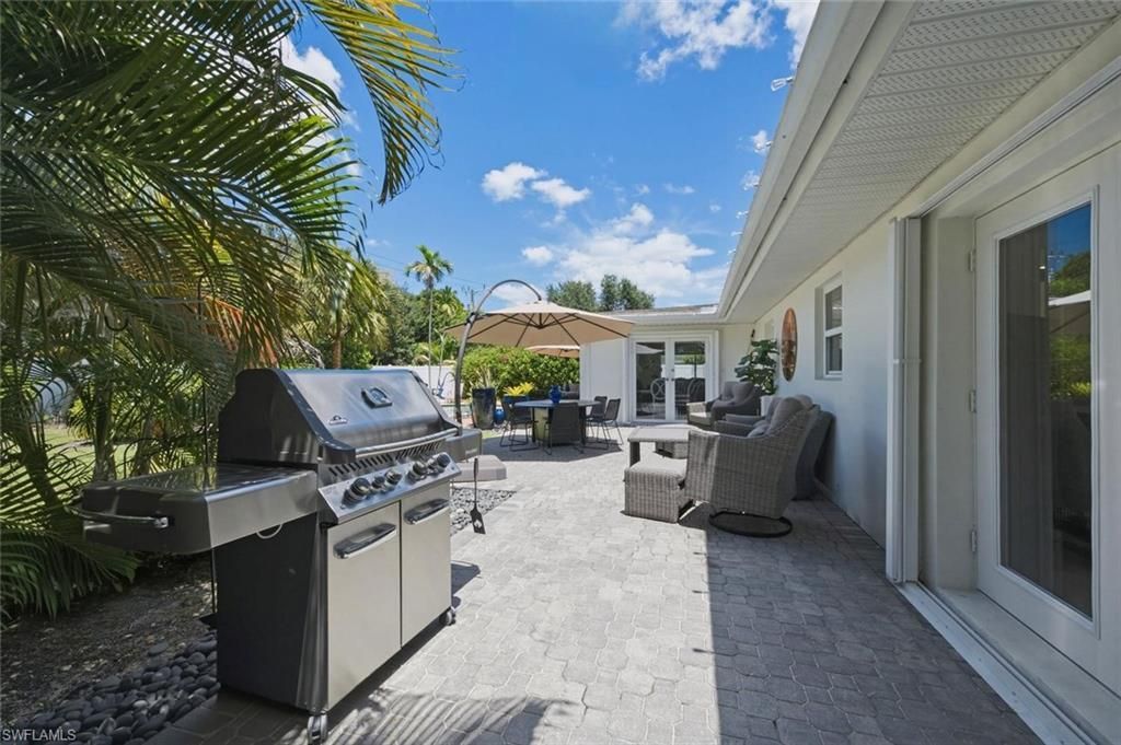 1274 Pine Ct , Naples, FL 34102 Photo