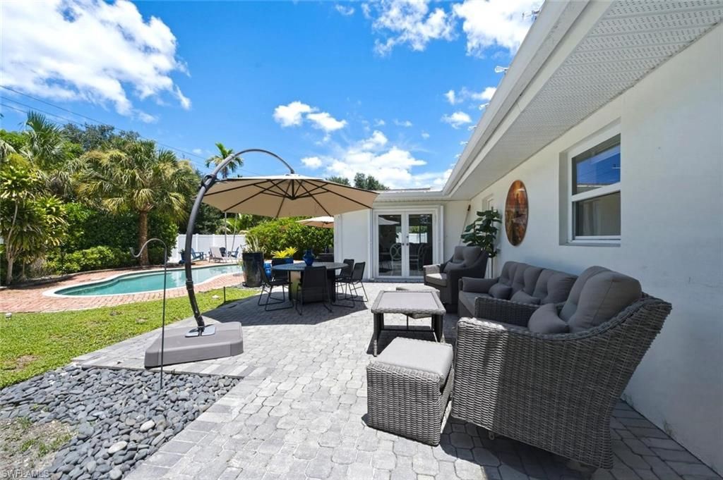 1274 Pine Ct , Naples, FL 34102 Photo