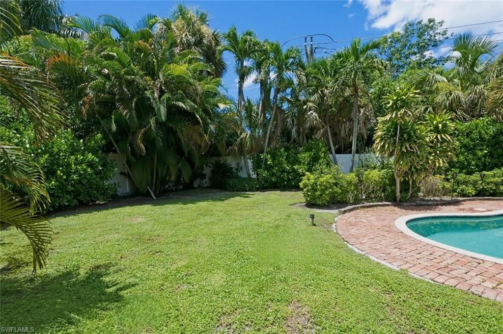 1274 Pine Ct , Naples, FL 34102 Photo
