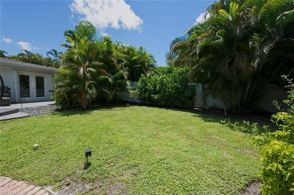 1274 Pine Ct , Naples, FL 34102 Photo