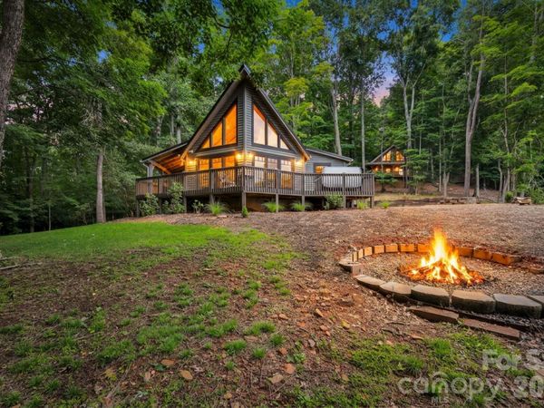 1416 Indian Lake Drive, West Jefferson, NC 28694