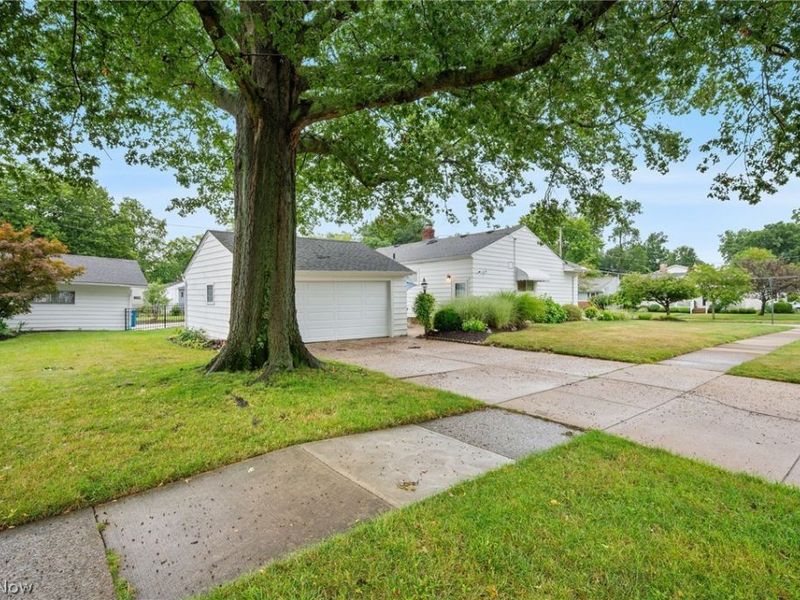 26742 Henry Road, Bay Village, OH 44140 Photo 3